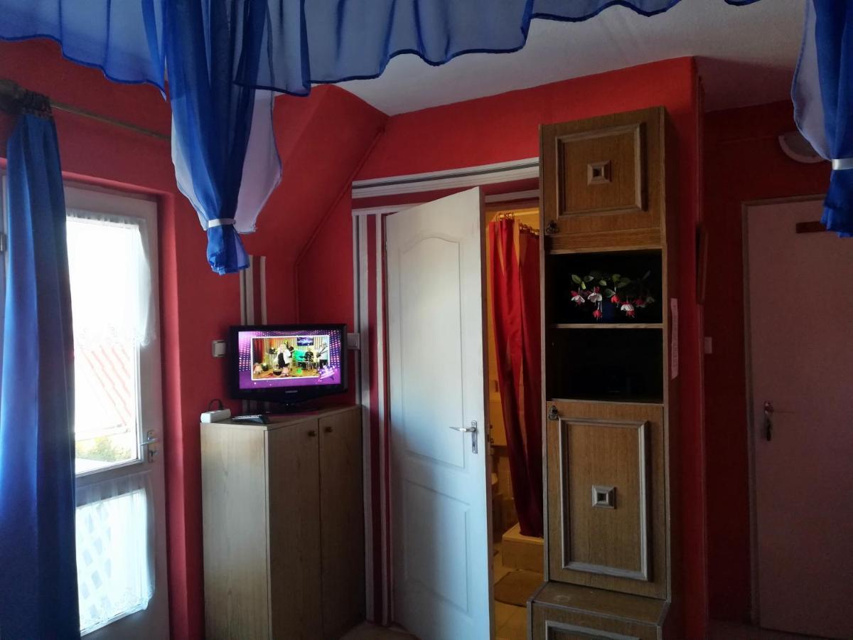 Castello Vendeg Es Apartmanhaz エゲル エクステリア 写真
