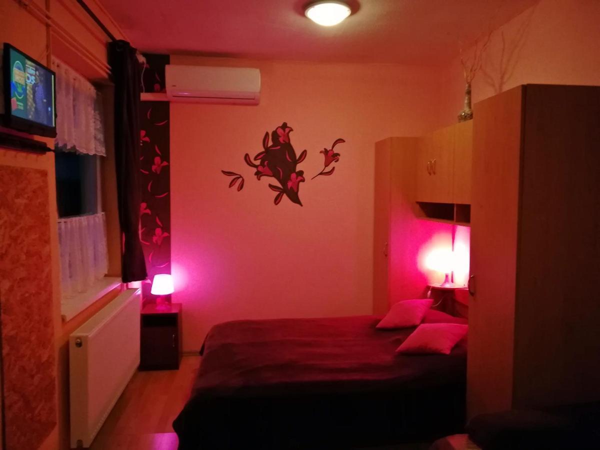 Castello Vendeg Es Apartmanhaz エゲル エクステリア 写真