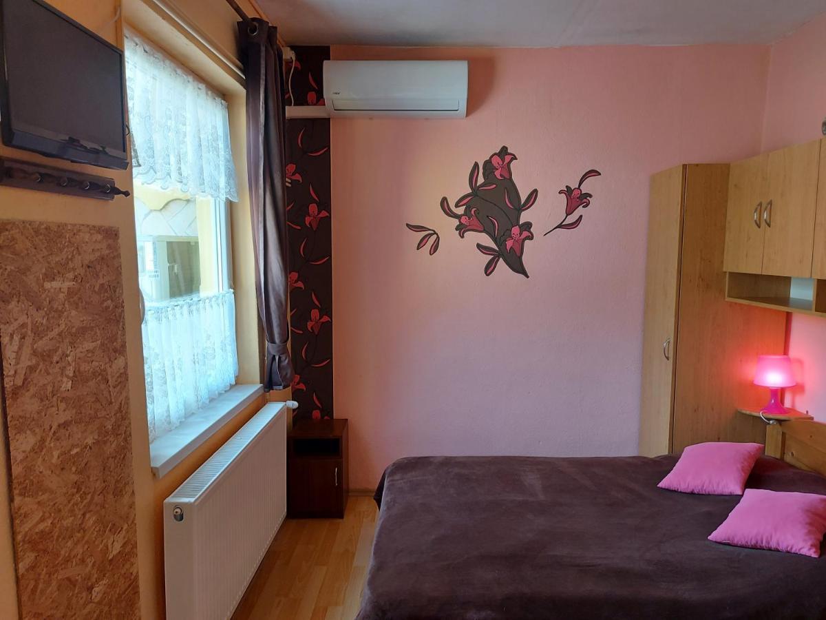 Castello Vendeg Es Apartmanhaz エゲル エクステリア 写真