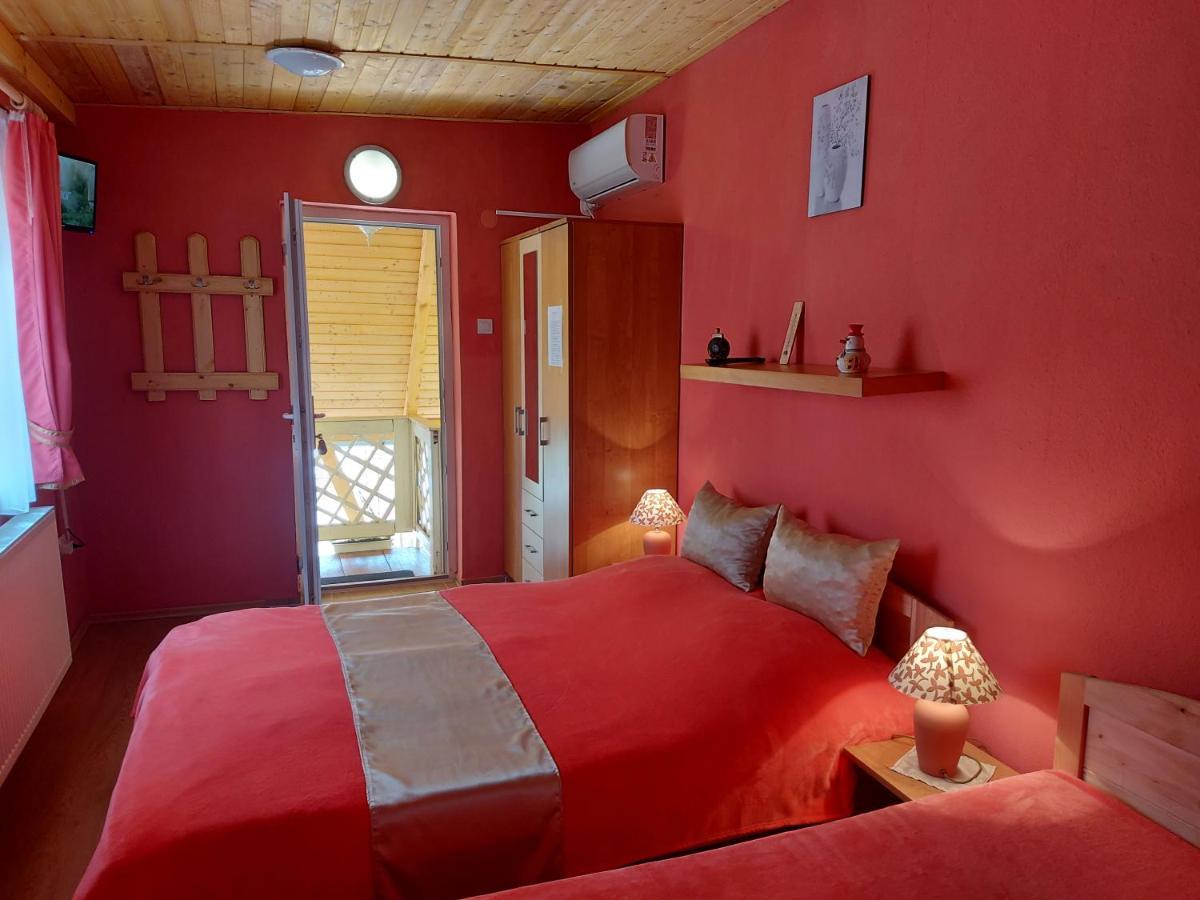 Castello Vendeg Es Apartmanhaz エゲル エクステリア 写真