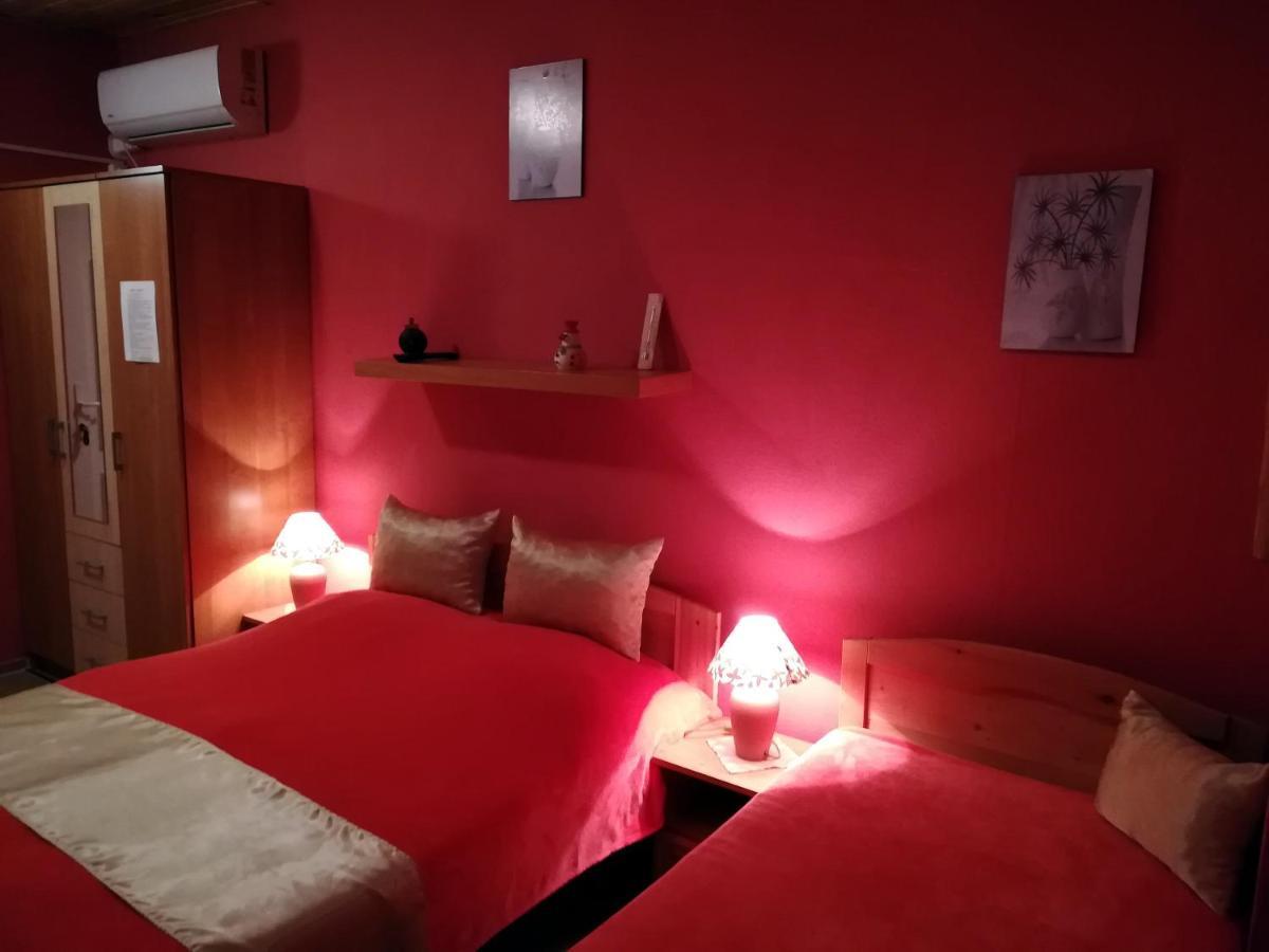 Castello Vendeg Es Apartmanhaz エゲル エクステリア 写真