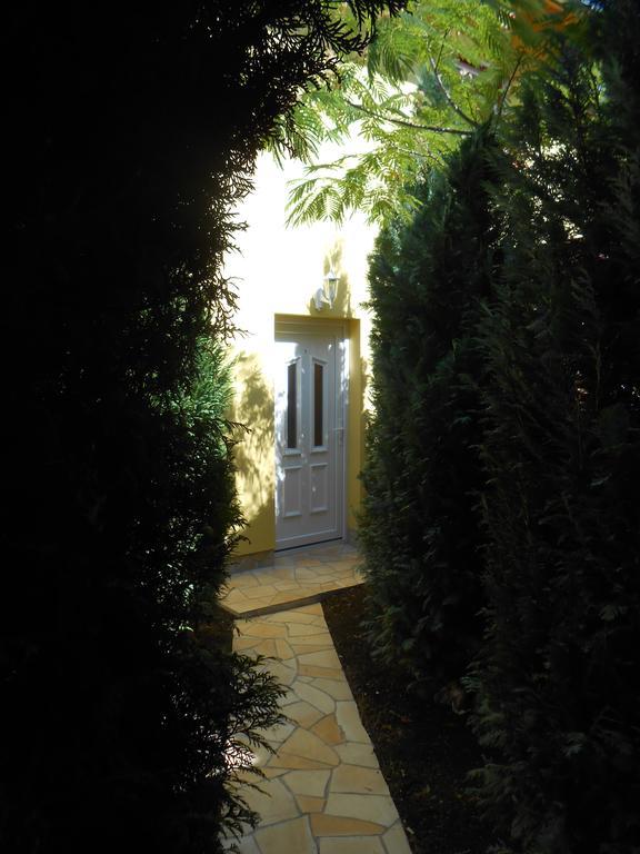 Castello Vendeg Es Apartmanhaz エゲル エクステリア 写真