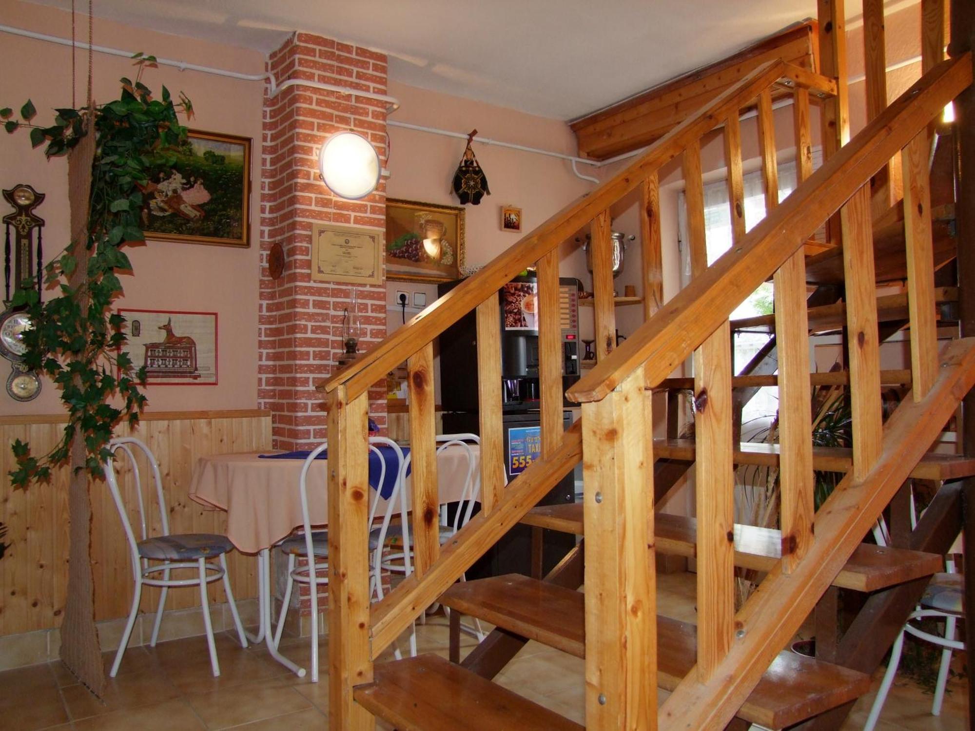 Castello Vendeg Es Apartmanhaz エゲル エクステリア 写真