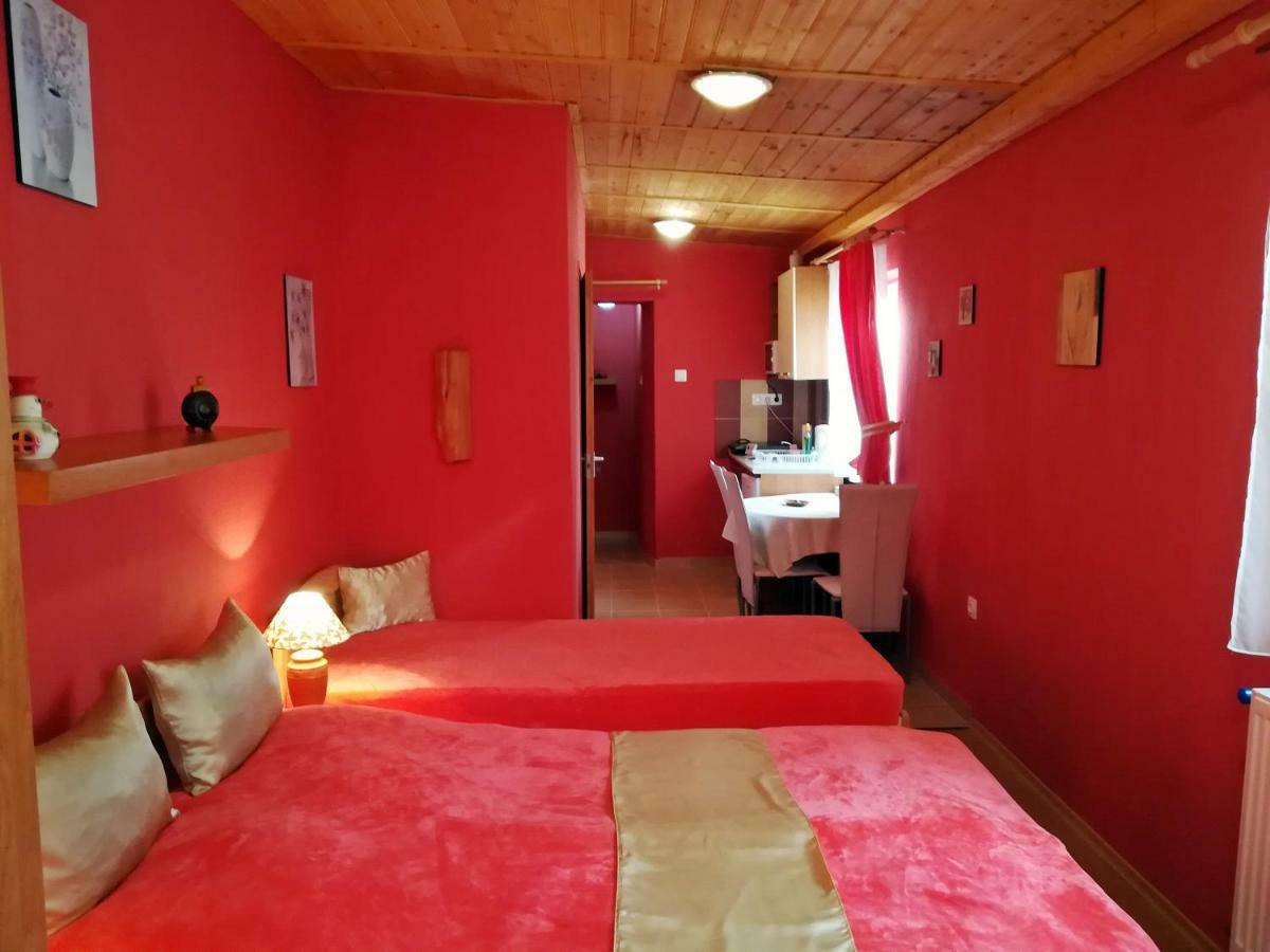 Castello Vendeg Es Apartmanhaz エゲル エクステリア 写真